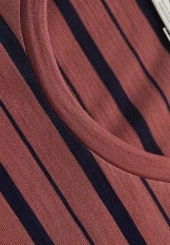 Icebreaker Merino Wave Ss Tee Stripe - T-Shirt Imprimé - Grape/Midnavy/S 11 Icebreaker Merino Wave Ss Tee Stripe - T-Shirt Imprimé - Grape/Midnavy/S -Mode et Luxe Boutique 050b905d1075461fa8952cf703cf41d4
