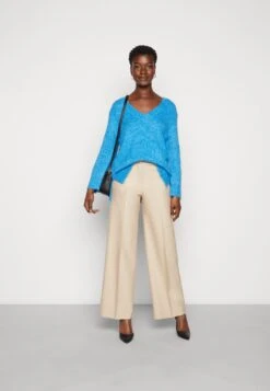 Kaffe Alioma - Pullover - French Blue 9 Kaffe Alioma - Pullover - French Blue -Mode et Luxe Boutique 055b82f5366642c5a9cd42cf155fb541