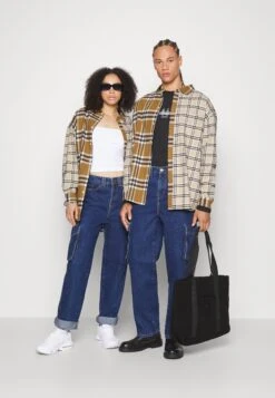 Devant 15 Devant -Mode et Luxe Boutique 0729ba612a014aedb42dc7845e1408ed