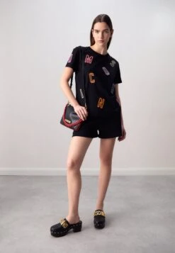 MOSCHINO T-Shirt Imprimé - Black -Mode et Luxe Boutique 09764d5518c946c6b1f3f96625c59c73