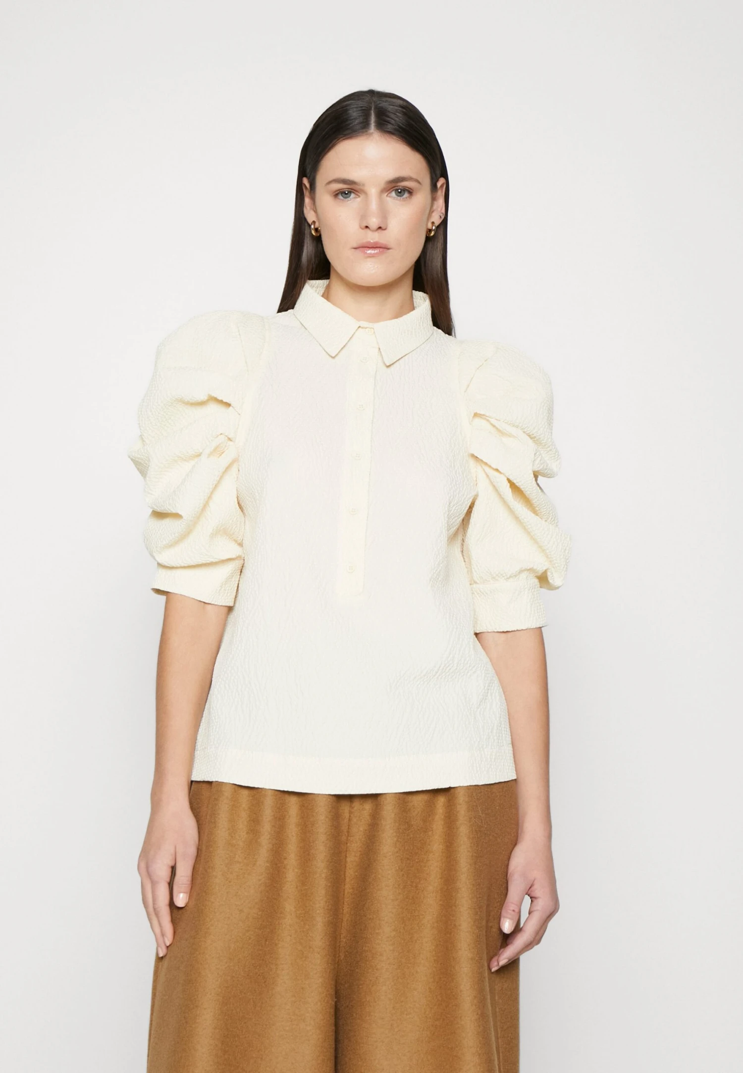 MUNTHE Demulcent - Blouse - Creme 5 MUNTHE Demulcent - Blouse - Creme – Image 3