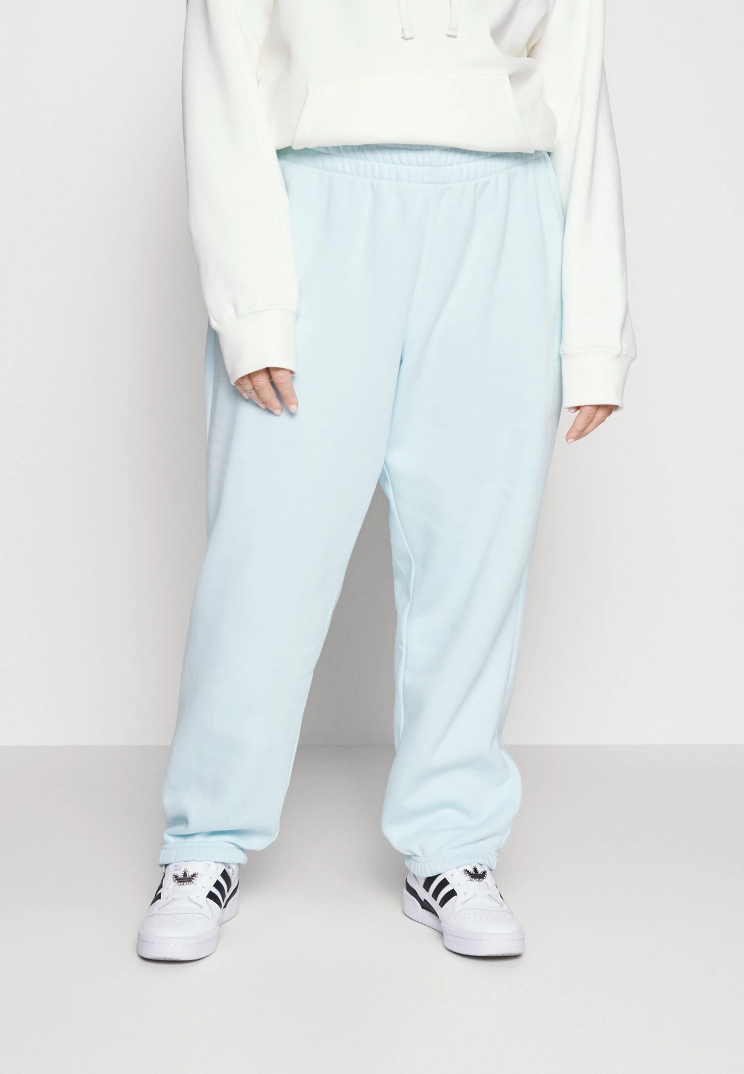 Adidas Originals Pants - Pantalon De Survêtement - Almost Blue 3 Adidas Originals Pants - Pantalon De Survêtement - Almost Blue