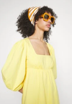 Staud Sophie Dress - Robe De Jour - Wallflower -Mode et Luxe Boutique 19d119247785496587a97a09ff9c8dd2