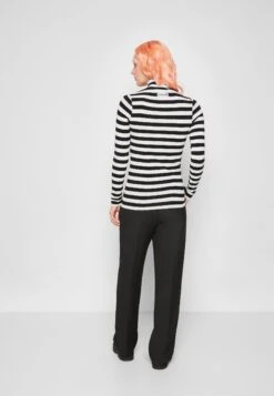 Gia - T-Shirt À Manches Longues - Black/White -Mode et Luxe Boutique 1e71e9204aca48568d9444bb144b83f2