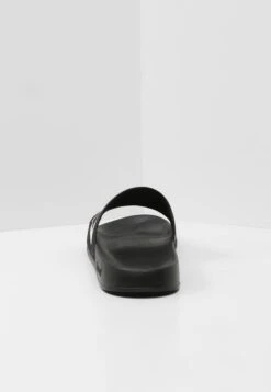 Hummel Larsen - Sandales De Bain - Black -Mode et Luxe Boutique 1efd32b0e5454bcd8dfeddb238ba3389