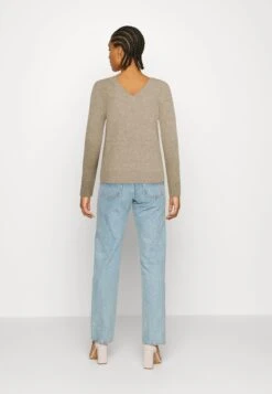 ONLY Onlkatia V Neck - Pullover - Beige Melange 9 ONLY Onlkatia V Neck - Pullover - Beige Melange -Mode et Luxe Boutique 22a88c6deeff41699557612d450348d0