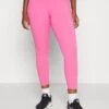 Nike Performance Plus Size - Collants - Pinksicle/Black/(White) -Mode et Luxe Boutique 22cdde8df9c34ed68be24341fab16daf