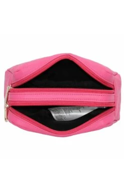 Guess Trousse De Toilette - Fuchsia -Mode et Luxe Boutique 29a5e69a23eb4c369167b92911a383f0