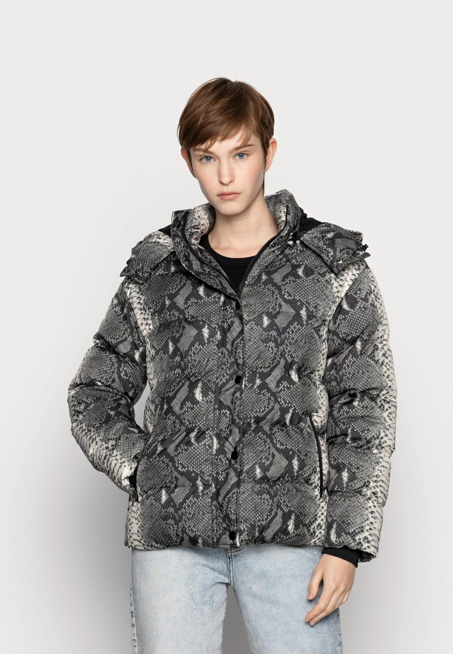 URBAN CLASSICS Ladies Hooded Puffer Jacket - Veste D'Hiver - Grey 3 URBAN CLASSICS Ladies Hooded Puffer Jacket - Veste D'Hiver - Grey