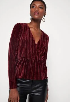 ONLY Vela - T-Shirt À Manches Longues - Port Royale -Mode et Luxe Boutique 2ec733b8be034176810885db2a99820a