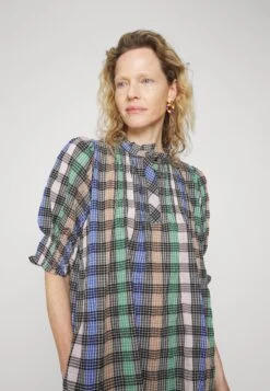 MUNTHE Vantasic - Robe De Jour - Black -Mode et Luxe Boutique 3136ddf841a146d8b3b6cabe8e4b322d