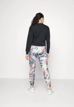 Only Play Onpboon Train - Collants - Lilac -Mode et Luxe Boutique 31a1e7bac6c944bb9439de61def12dc5