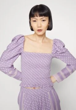 Thea Blouse - T-Shirt À Manches Longues - Lavender Fog 11 Thea Blouse - T-Shirt À Manches Longues - Lavender Fog -Mode et Luxe Boutique 36358383bdde42788441cd83543d0793