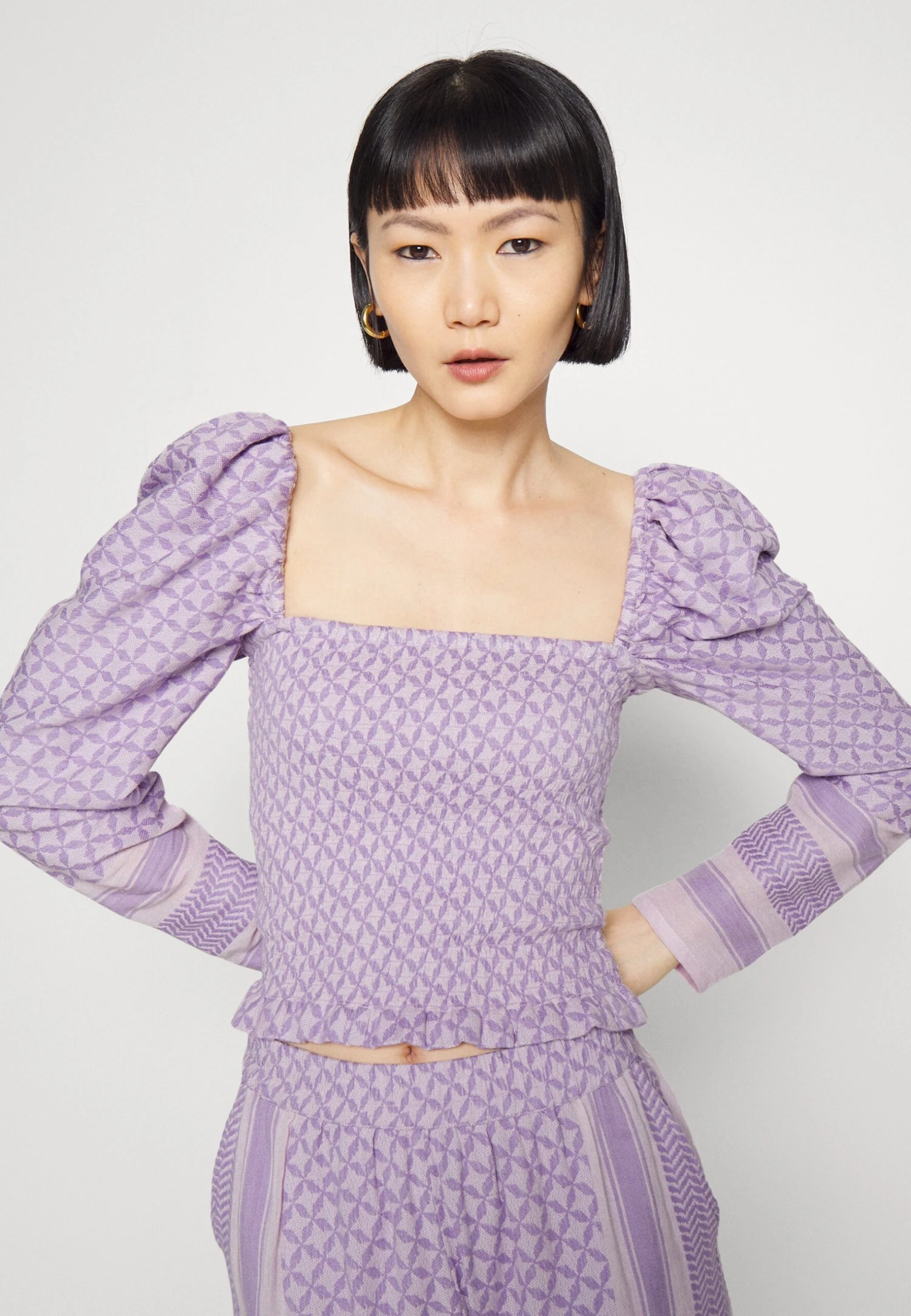 Thea Blouse - T-Shirt À Manches Longues - Lavender Fog 6 Thea Blouse - T-Shirt À Manches Longues - Lavender Fog – Image 4