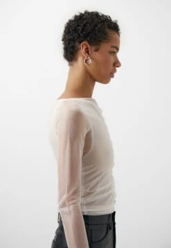 032c Carbon Copy Twin Set - Gilet - White -Mode et Luxe Boutique 3c304449fb754bafa6dc172d5e25896b