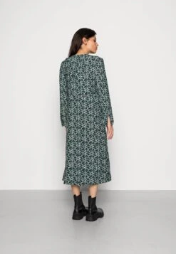 SAMSØE SAMSØE Rami Dress - Robe De Jour - Winter Ivy -Mode et Luxe Boutique 42d0dc844d564f3a976078b6f83d7cc8