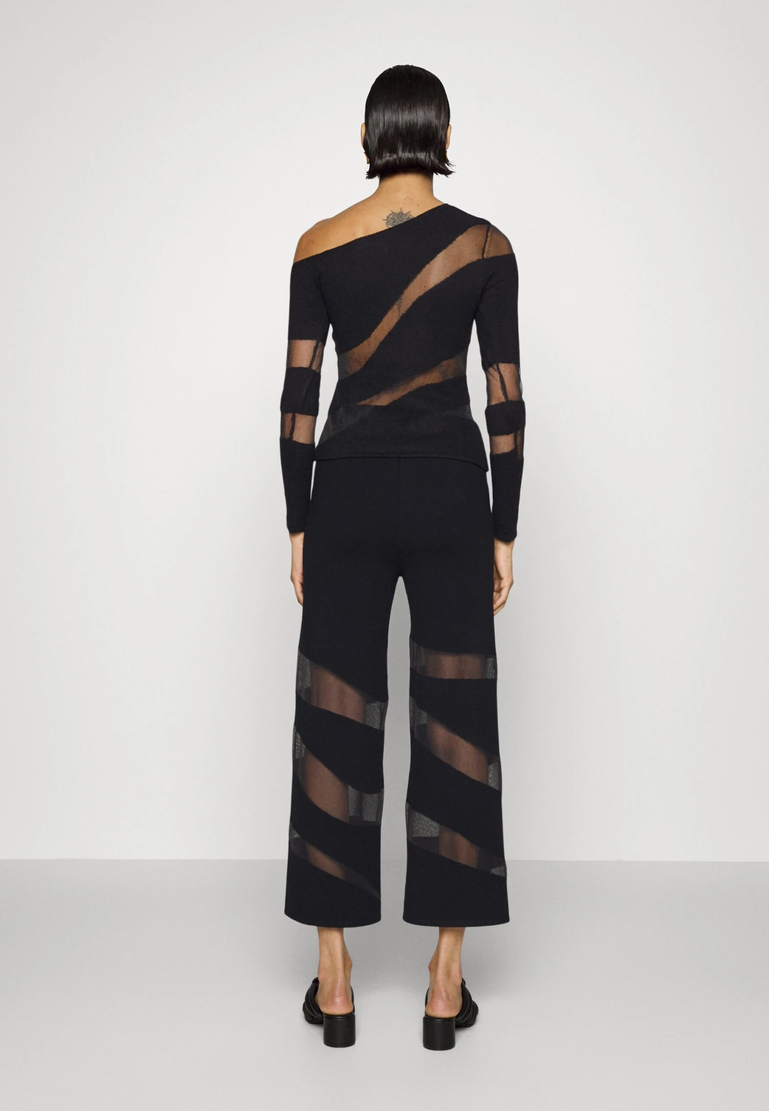 Cult Gaia Kaz - Pullover - Black 5 Cult Gaia Kaz - Pullover - Black – Image 3