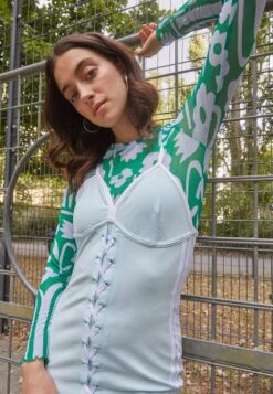 Devant 46 Adidas Originals Always Original Laced Strap - Robe En Jersey - Almost Blue