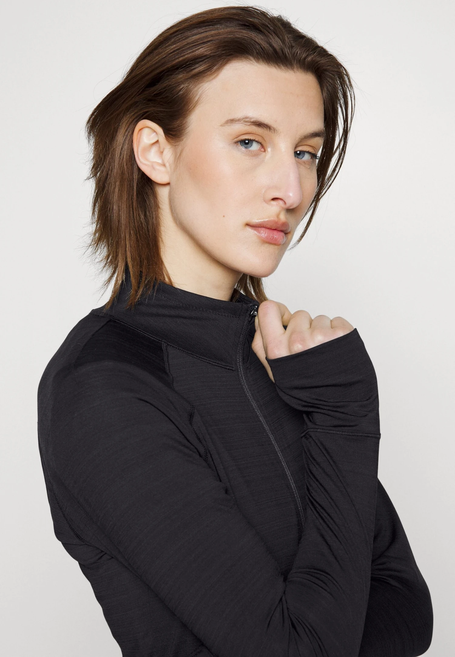 Athleta Pacifica Illume Upf Full Zip - Blouson - Black 6 Athleta Pacifica Illume Upf Full Zip - Blouson - Black – Image 4