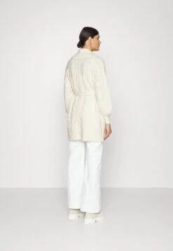 Needle & Thread Twisted Cable Knee Length Cardigan - Gilet - Champagne -Mode et Luxe Boutique 532538839be3466b99c2abc111abe933