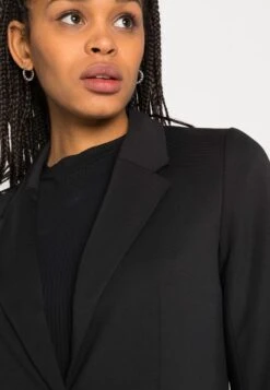 Vero Moda Vmlucca Ls Noos - Blazer - Black -Mode et Luxe Boutique 56d443f425ad4ae5b1bd0ebeb757da4a