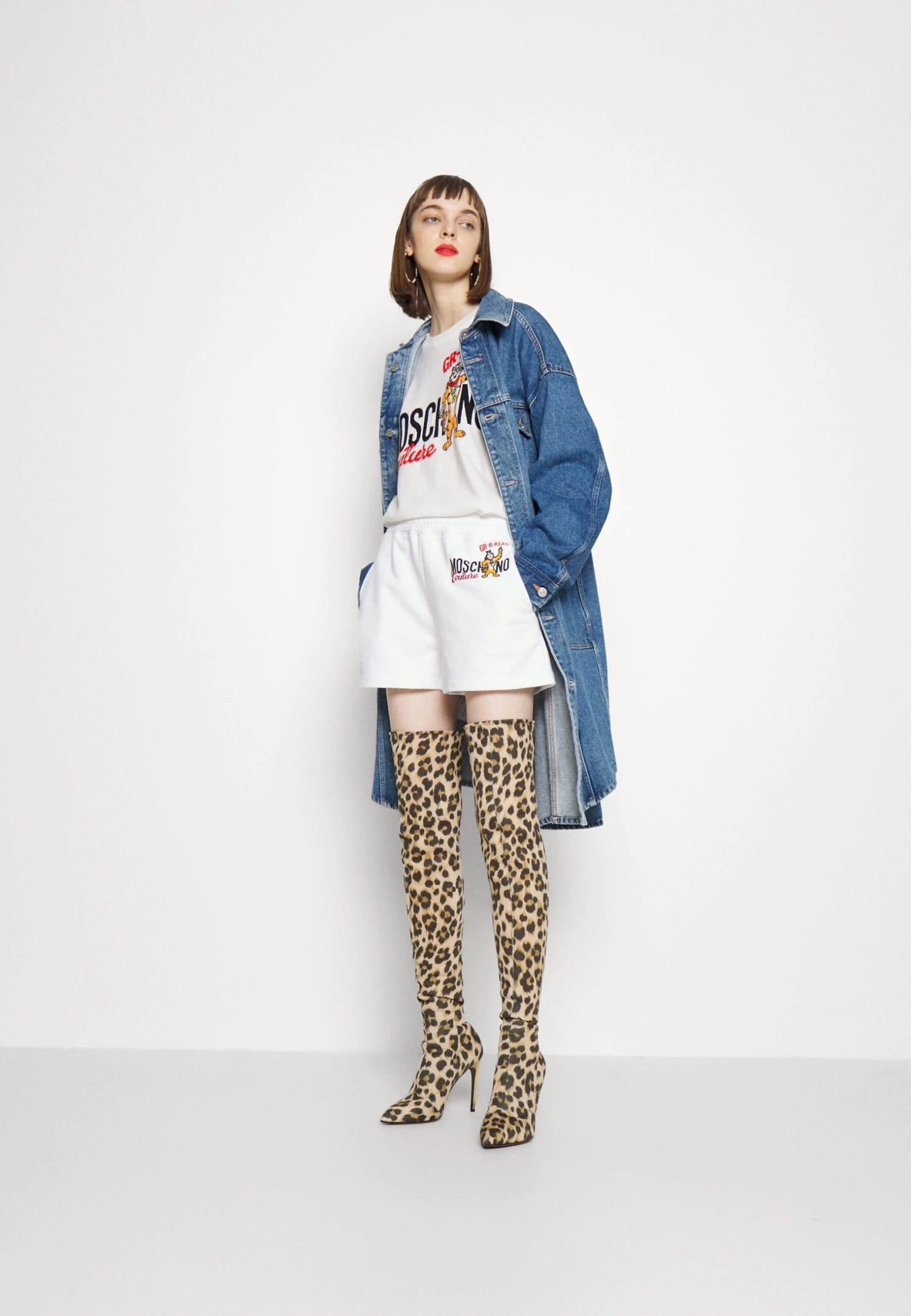 MOSCHINO Short - Fantasy White 8 MOSCHINO Short - Fantasy White – Image 6