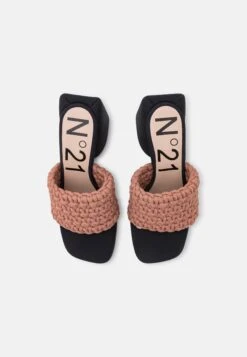 N°21 Mules - Mules À Talons - Nude 13 N°21 Mules - Mules À Talons - Nude -Mode et Luxe Boutique 5bf027e7c3974807b874a8334ceba7a8