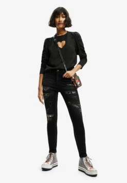 Desigual Balloon Sleeve With Heart - Blouse - Black 7 Desigual Balloon Sleeve With Heart - Blouse - Black -Mode et Luxe Boutique 5edbcbe8712e406db2d2336da21acf37