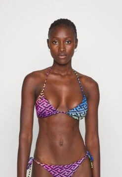 Versace Triangle - Haut De Bikini - Multi-Coloured 9 Versace Triangle - Haut De Bikini - Multi-Coloured -Mode et Luxe Boutique 5ef8a43679ab4f50a42f3607ed3ee6e2