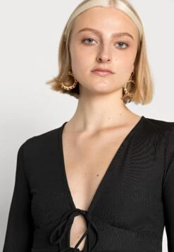 Gina Tricot Colette - T-Shirt À Manches Longues - Black 10 Gina Tricot Colette - T-Shirt À Manches Longues - Black -Mode et Luxe Boutique 6e43101b08414ad6ab349bf9ff673242