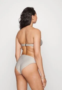 Filippa K Bas De Bikini - Beige 10 Filippa K Bas De Bikini - Beige -Mode et Luxe Boutique 707e39aa30a94ae981a364f64db52c1d