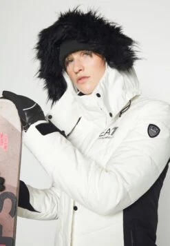 EA7 Emporio Armani Veste De Ski - Snow White -Mode et Luxe Boutique 7169c357f7fb4667aa353edd75cdd0dd
