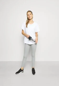 Nike Performance One Luxe - T-Shirt De Sport - White