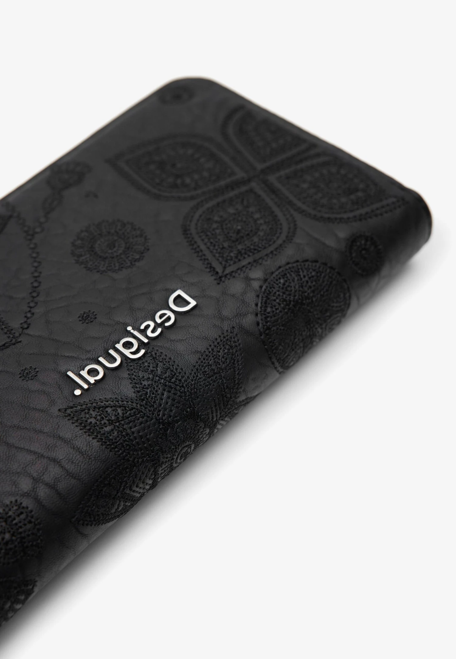 Desigual Large Floral Embroidery - Portefeuille - Black 5 Desigual Large Floral Embroidery - Portefeuille - Black – Image 3
