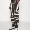 Henrik Vibskov Slit Pants - Pantalon De Survêtement - Black/White -Mode et Luxe Boutique 80e1999b85194ea69207bb560a7b0434
