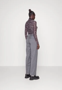 Tulip - T-Shirt À Manches Longues - Black 12 Tulip - T-Shirt À Manches Longues - Black -Mode et Luxe Boutique 871fb9ac2ae84ed69220e4a5511d4184