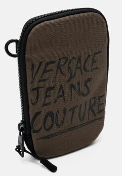 Versace Jeans Couture Unisex - Sac Bandoulière - Kaki -Mode et Luxe Boutique 8dfb3b73d9e541c08bbfa6b90ab7ab84