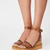 See By Chloé Robin - Sandales À Plateforme - Tan -Mode et Luxe Boutique 90488365b65342f79288e900869f26b8