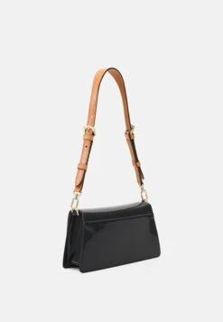 Furla Zoe Mini Shoulder Bag - Sac Bandoulière - Nero -Mode et Luxe Boutique 9bd5cb17860949cd8e4b637c58443ec2