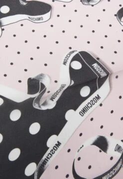 MOSCHINO Foulard - Black 7 MOSCHINO Foulard - Black -Mode et Luxe Boutique b64a8fe32b4e4fdc8f6d37a61f9f9b42