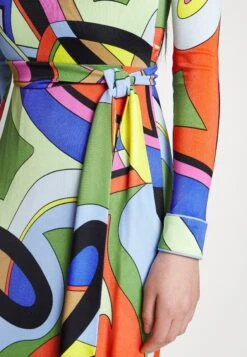 MOSCHINO Robe De Cocktail - Multi-Coloured -Mode et Luxe Boutique b75a951a0e1b481e872960cc6d5dfd8d