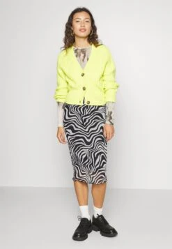 Gina Tricot Carro Skirt - Jupe Crayon - Black/White 11 Gina Tricot Carro Skirt - Jupe Crayon - Black/White -Mode et Luxe Boutique b798837065c94cad93b8ab818ce9bcf6