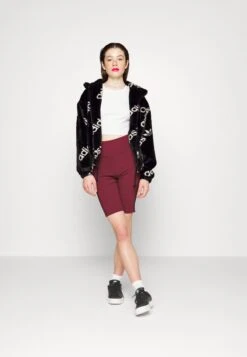 Adidas Originals Short - Legacy Burgundy -Mode et Luxe Boutique c72f1cee4ea141b4a13c5a4229f841af