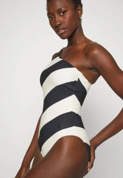 Tory Burch Printed One Shoulder One Piece - Maillot De Bain - Black -Mode et Luxe Boutique cd880556e8f24192bf58d5b8bc15e257