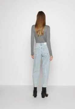 IVY OAK Jean Boyfriend - Washed Light Blue -Mode et Luxe Boutique d714da13ad2940be9e2936e77939d626