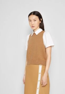 Staud Arya - T-Shirt Imprimé - Tan/White 11 Staud Arya - T-Shirt Imprimé - Tan/White -Mode et Luxe Boutique e08d813ca0044e59bdef9258ffb98e26