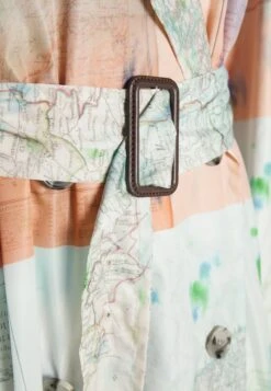 PAUL SMITH Coat - Trench - Light Blue -Mode et Luxe Boutique e3729d172a534d88b5b2322e48828b3e