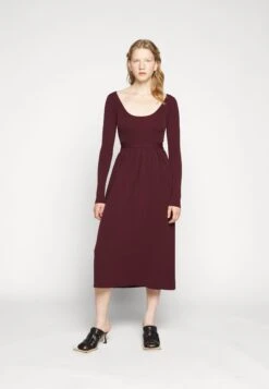 Long Sleeve Dress - Robe Pull - Plum -Mode et Luxe Boutique ed42acbcafb747fcb0c797a4b1767b4f