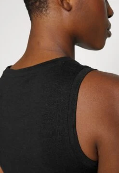 Athleta Breezy Tank - Débardeur - Black -Mode et Luxe Boutique f26543233f524d3093a054e8cadec427