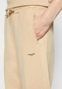 Holzweiler Oslo Trouser - Pantalon De Survêtement - Beige -Mode et Luxe Boutique fb31bf5409b64e7e9fa149fca014eba5